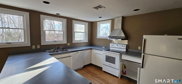 26 Ferry Road, Chester, CT 06412