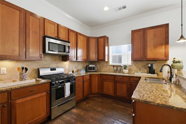 1715 Lewis Court, Dallas, TX 75206