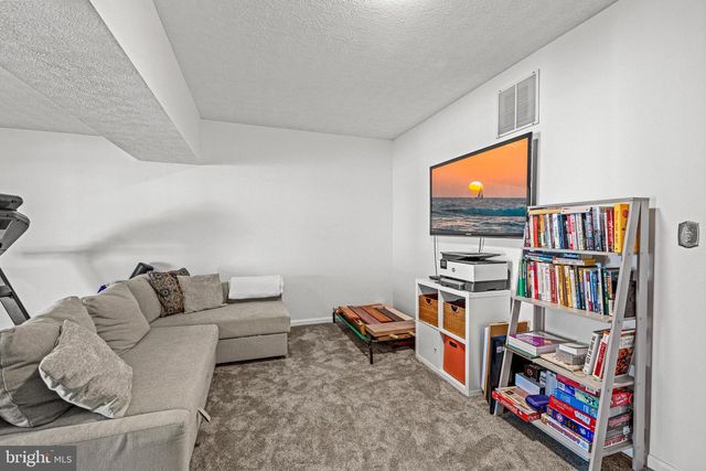 4318 SYCAMORE DR, Hampstead, MD 21074