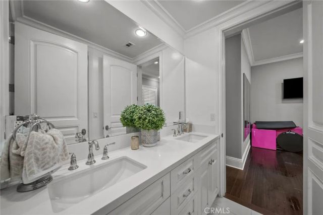4917 Edgerton Avenue, Encino, CA 91436