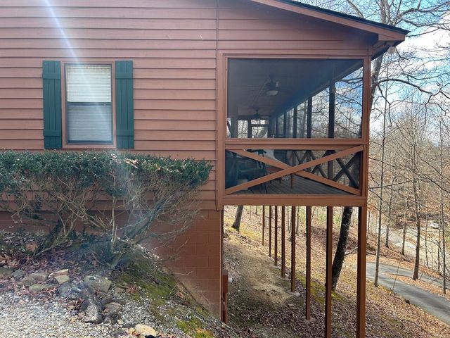 39 Thomas Ridge Lane, Blairsville, GA 30512