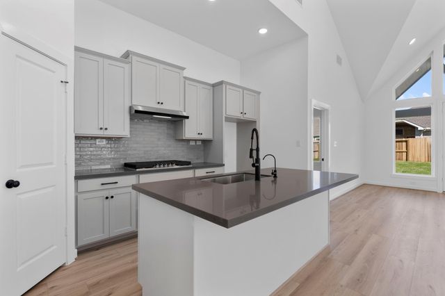 10915 Middle Ridge Drive, Missouri City, TX 77459