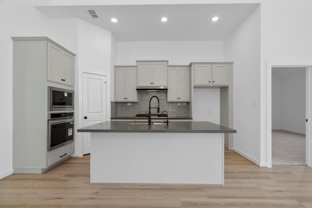 10915 Middle Ridge Drive, Missouri City, TX 77459