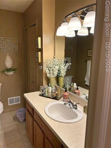 41011 Williams Street 246, Grand Blanc, MI 48439