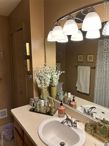 41011 Williams Street 246, Grand Blanc, MI 48439