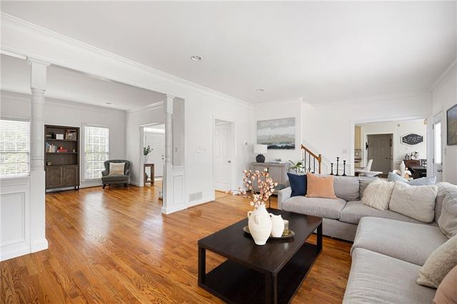 1340 Fallsbrook Drive NW, Acworth, GA 30101