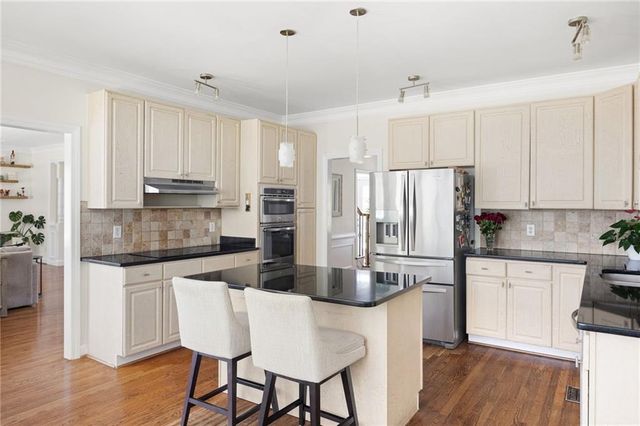 1340 Fallsbrook Drive NW, Acworth, GA 30101