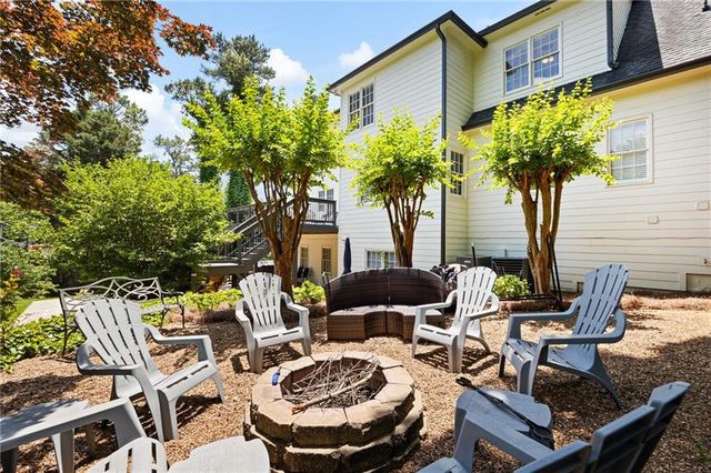1340 Fallsbrook Drive NW, Acworth, GA 30101