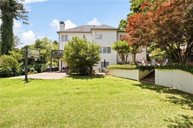 1340 Fallsbrook Drive NW, Acworth, GA 30101