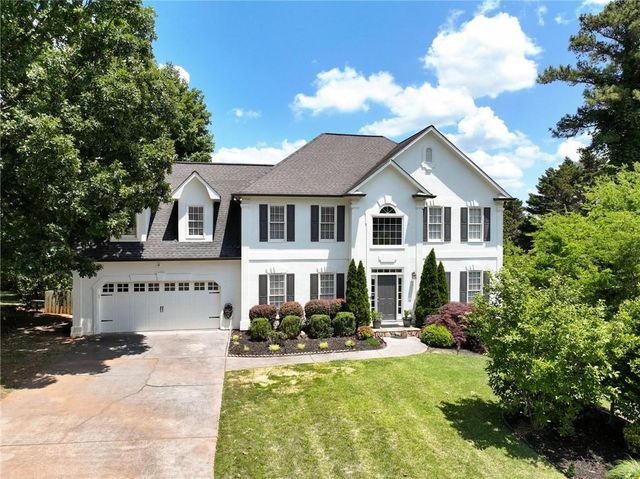 1340 Fallsbrook Drive NW, Acworth, GA 30101