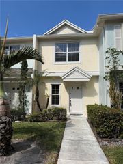 211 Mallory Court 211+ DEN/OFFICE SPACE, Weston, FL 33326