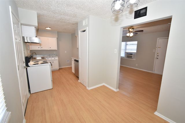 1206 Belvedere Drive, Arlington, TX 76010