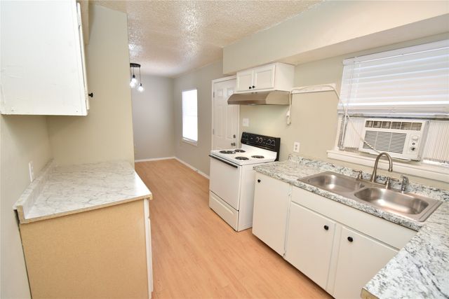 1206 Belvedere Drive, Arlington, TX 76010