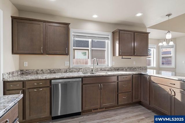 3013 21st Av SE, Albany, OR 97322