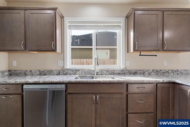 3013 21st Av SE, Albany, OR 97322