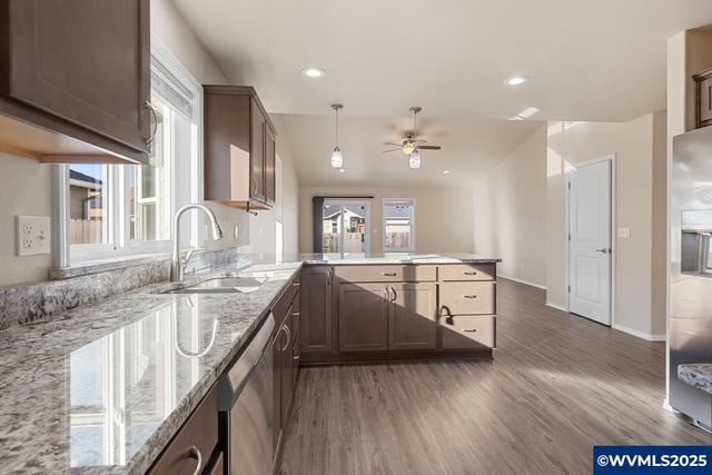 3013 21st Av SE, Albany, OR 97322