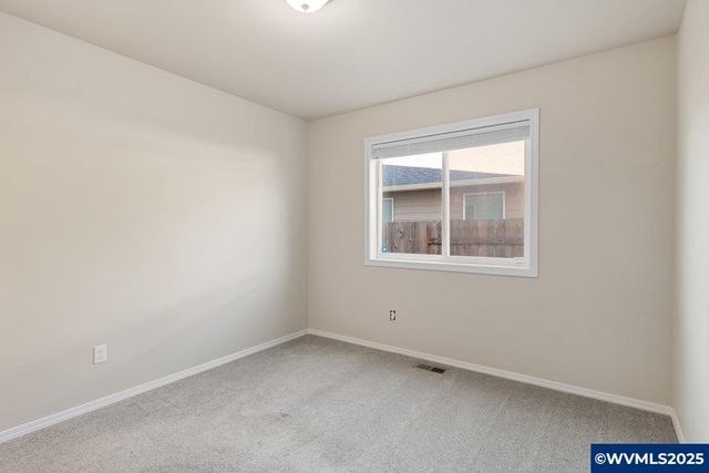 3013 21st Av SE, Albany, OR 97322