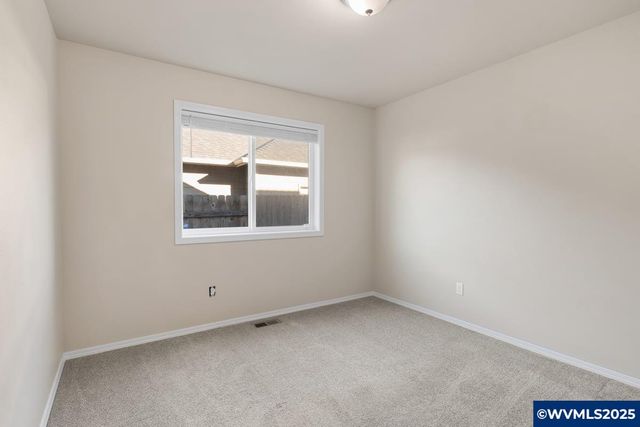 3013 21st Av SE, Albany, OR 97322