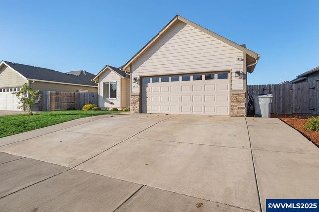 3013 21st Av SE, Albany, OR 97322