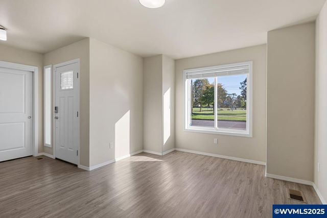 3013 21st Av SE, Albany, OR 97322