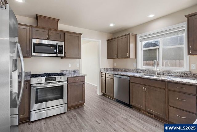 3013 21st Av SE, Albany, OR 97322