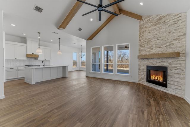 9012 Valley Oak Court, Springtown, TX 76082