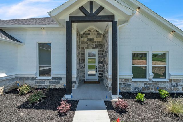 9012 Valley Oak Court, Springtown, TX 76082