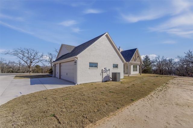 9012 Valley Oak Court, Springtown, TX 76082