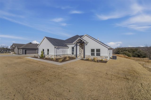 9012 Valley Oak Court, Springtown, TX 76082