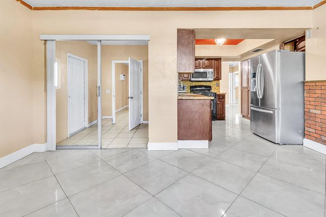 7399 NW 20th Court, Sunrise, FL 33313