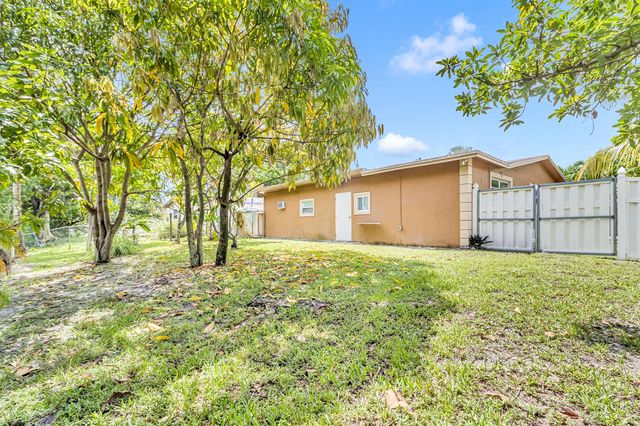 7399 NW 20th Court, Sunrise, FL 33313