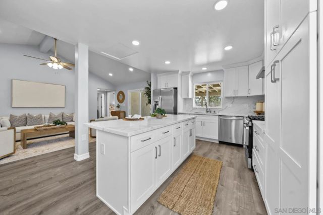 4105 Alana Cir, Oceanside, CA 92056