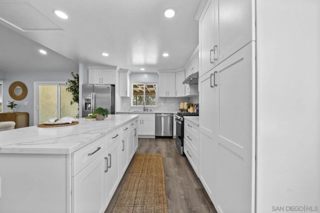 4105 Alana Cir, Oceanside, CA 92056