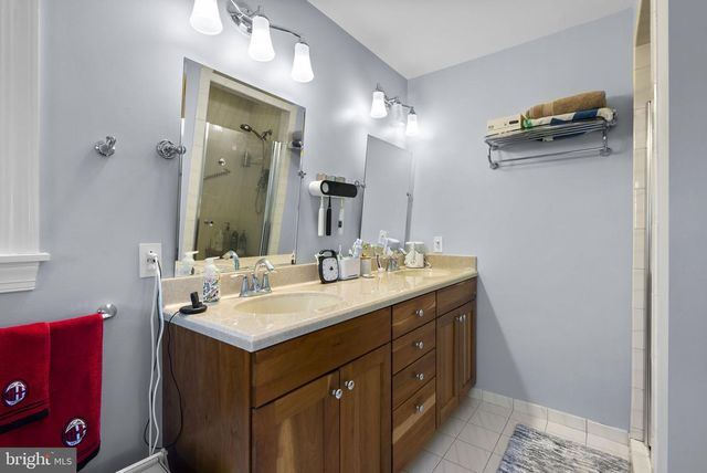 7018 HUNTER LN, Hyattsville, MD 20782