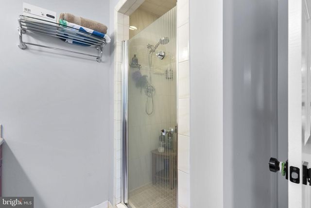 7018 HUNTER LN, Hyattsville, MD 20782