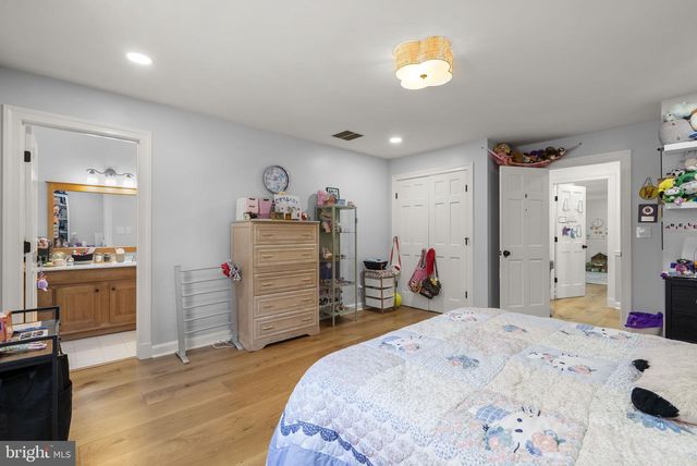 7018 HUNTER LN, Hyattsville, MD 20782
