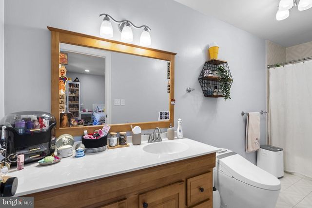 7018 HUNTER LN, Hyattsville, MD 20782