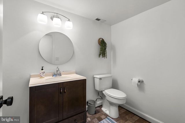 7018 HUNTER LN, Hyattsville, MD 20782