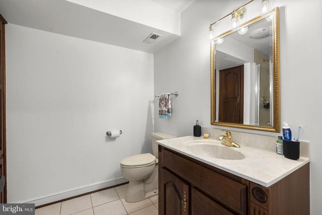7018 HUNTER LN, Hyattsville, MD 20782
