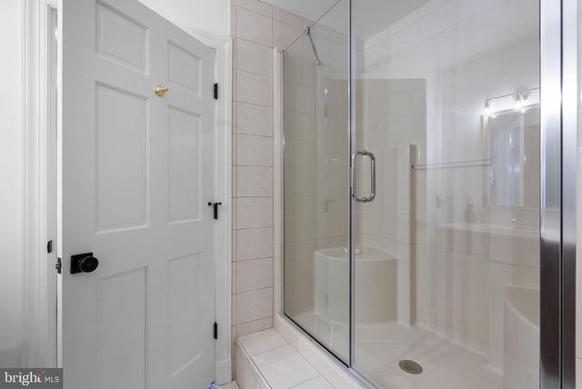 7018 HUNTER LN, Hyattsville, MD 20782