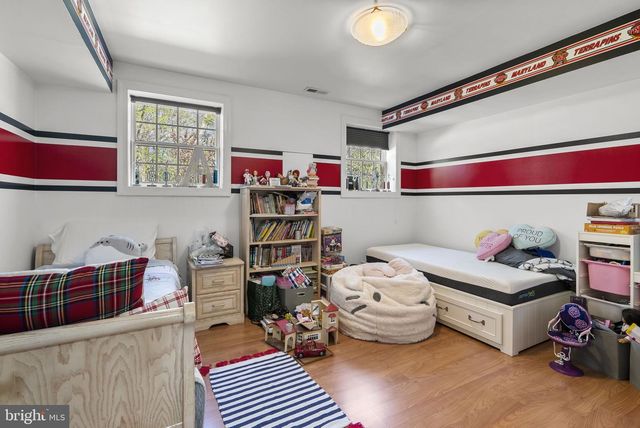 7018 HUNTER LN, Hyattsville, MD 20782