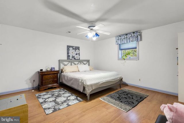 7018 HUNTER LN, Hyattsville, MD 20782