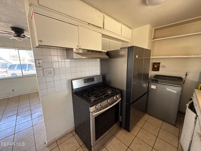 9516 IRIS Drive, El Paso, TX 79924