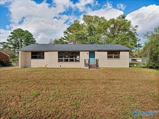 2206 Lynn Road NW, Huntsville, AL 35810