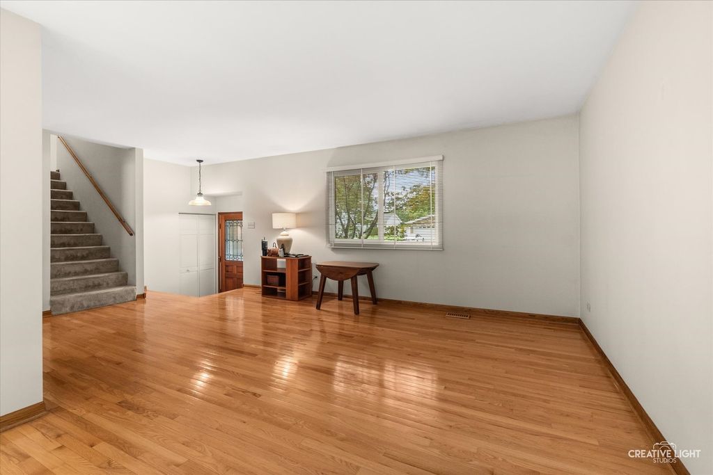 2S111 Lynn Court, Warrenville, IL 60555 — photo 4