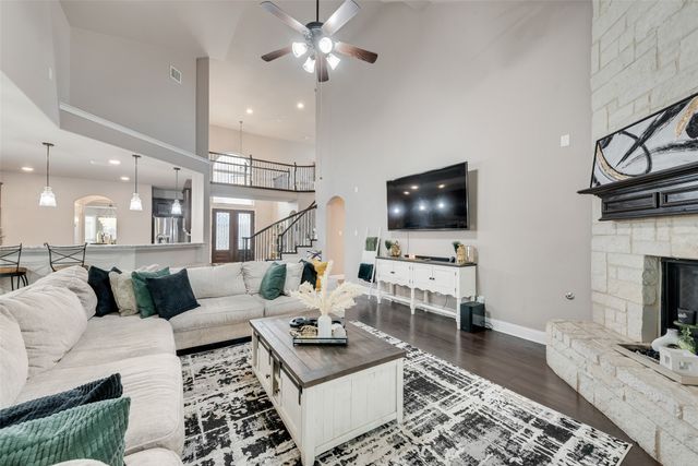 7112 Playa Norte Drive, Grand Prairie, TX 75054