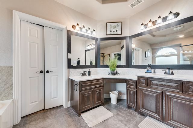 7112 Playa Norte Drive, Grand Prairie, TX 75054