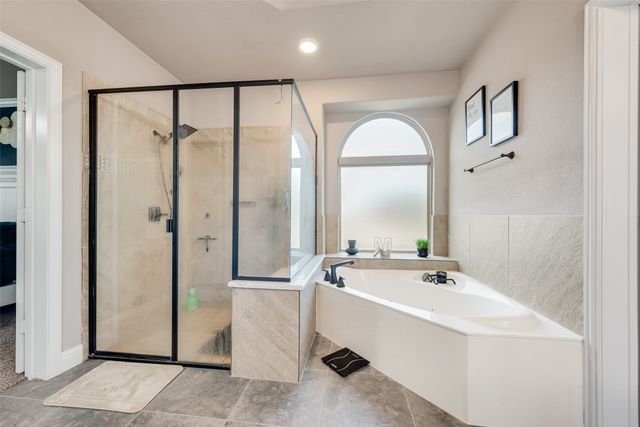 7112 Playa Norte Drive, Grand Prairie, TX 75054