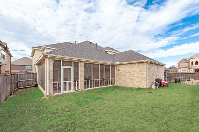 7112 Playa Norte Drive, Grand Prairie, TX 75054