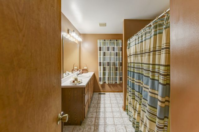 26712 S Jacobs Lane, Crete, IL 60417